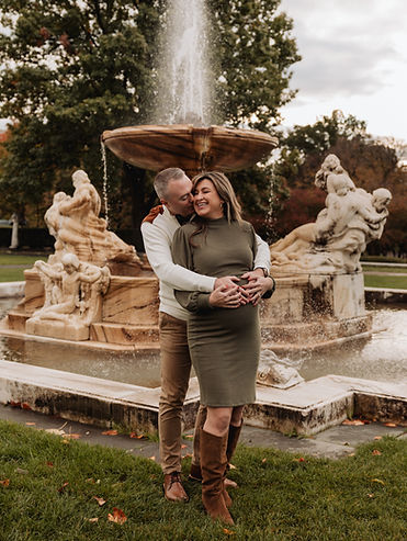 cleveland maternity photographer
