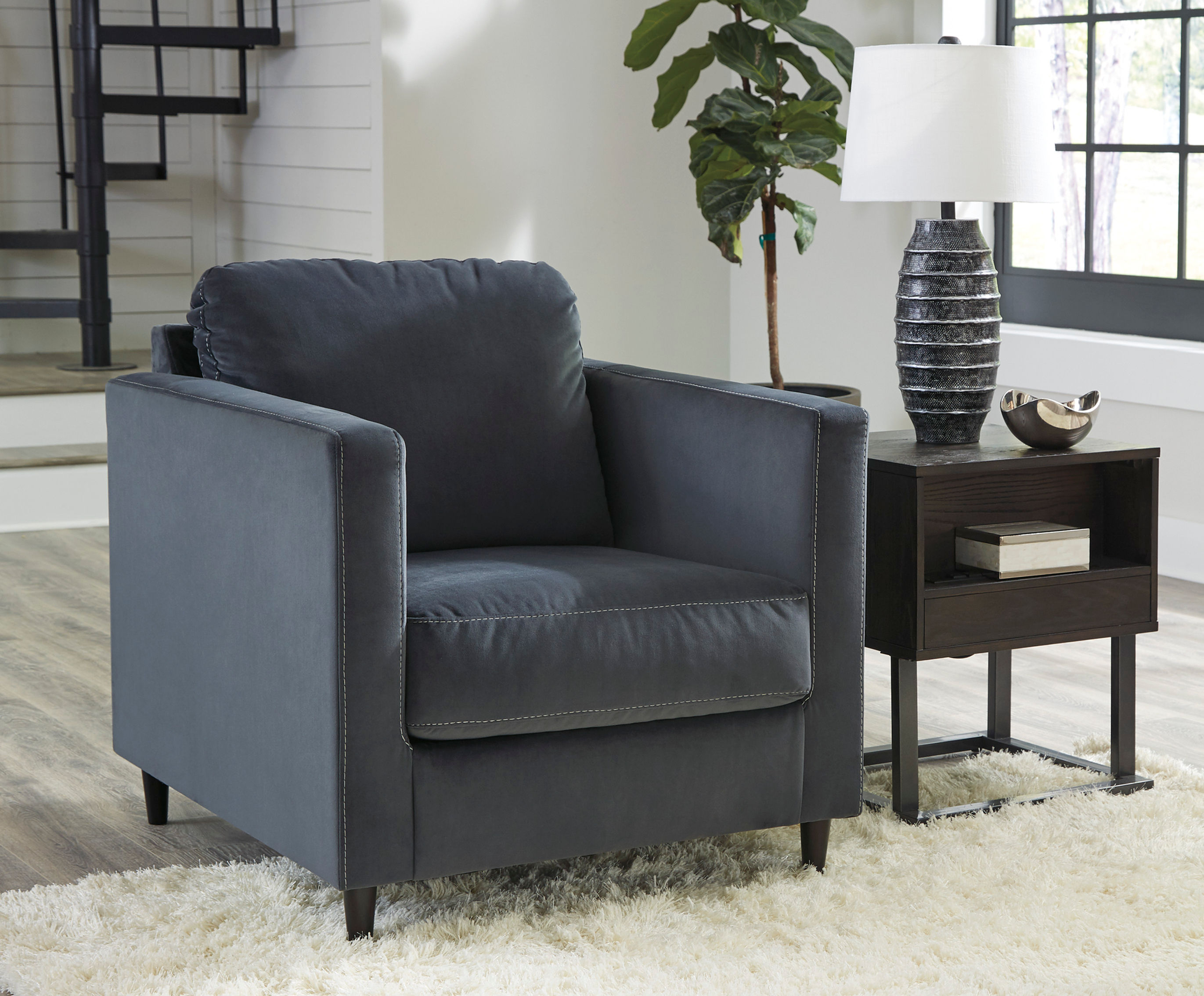 Kennewick Shadow Chair