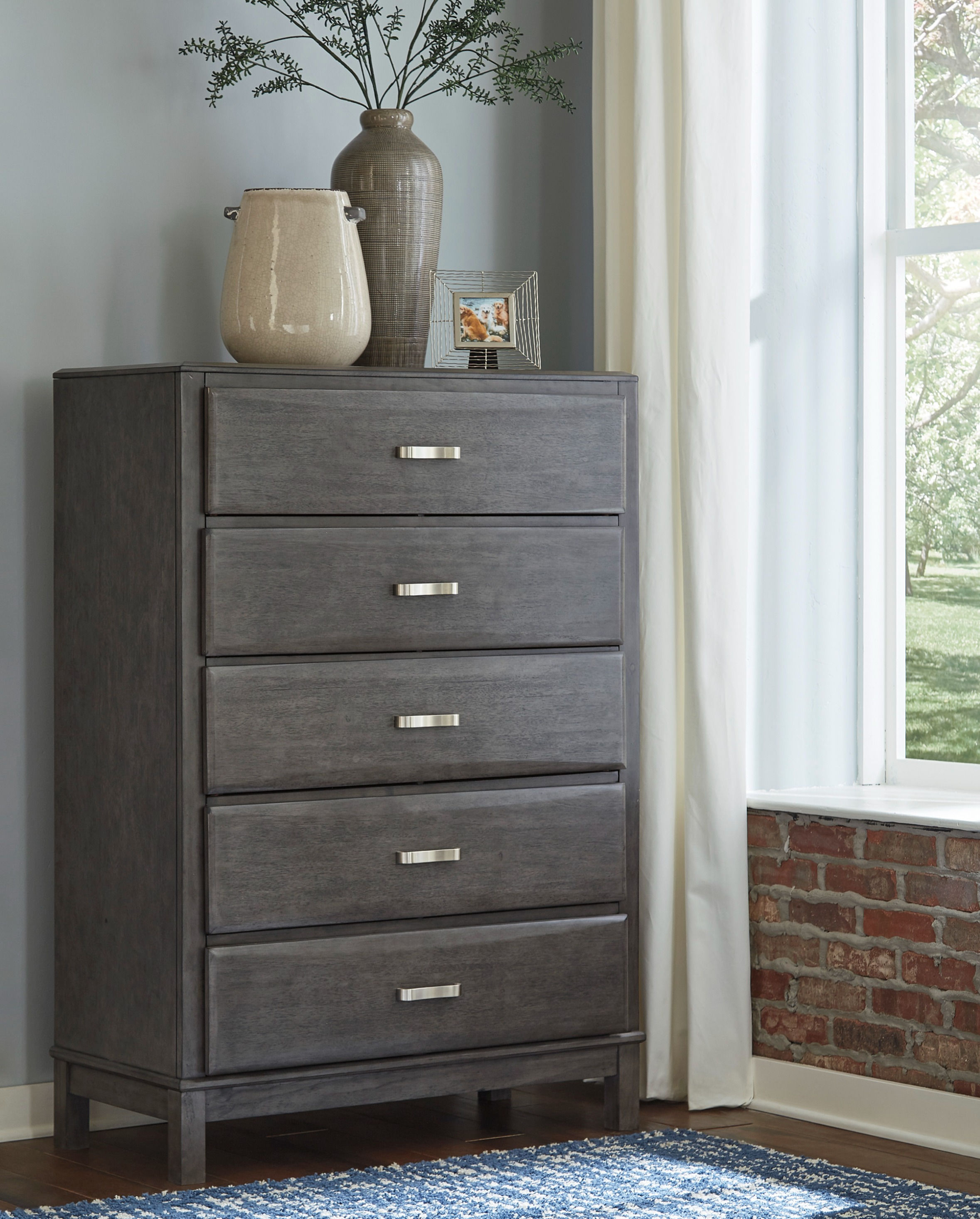 Caitbrook Gray Chest