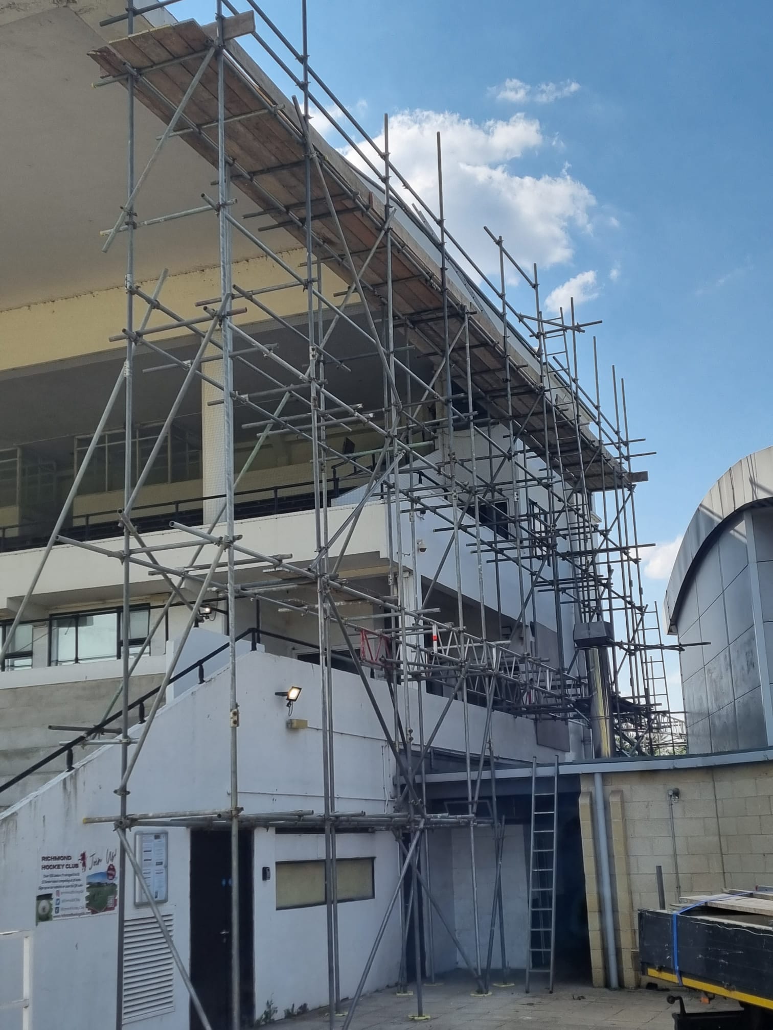 Commercial roof scaffolding and temporary works on an industrial unit