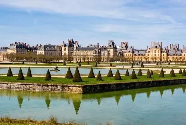 CHÂTEAU DE FONTAINEBLEAU