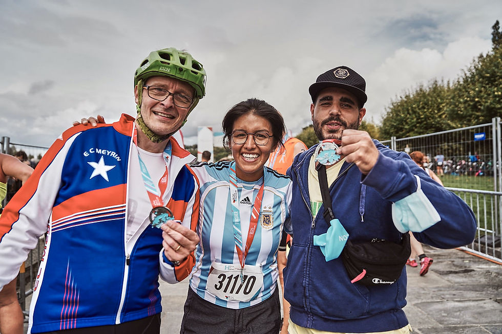 relay-triathlon-medals.jpg