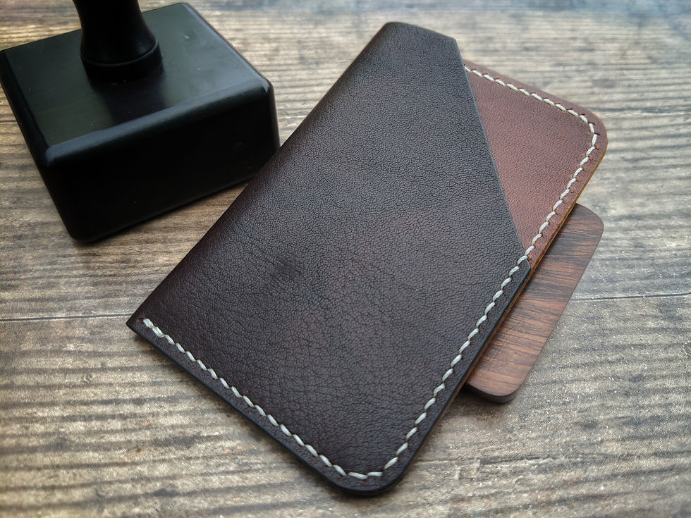 Tarjetero V (Chocolate - Caoba)