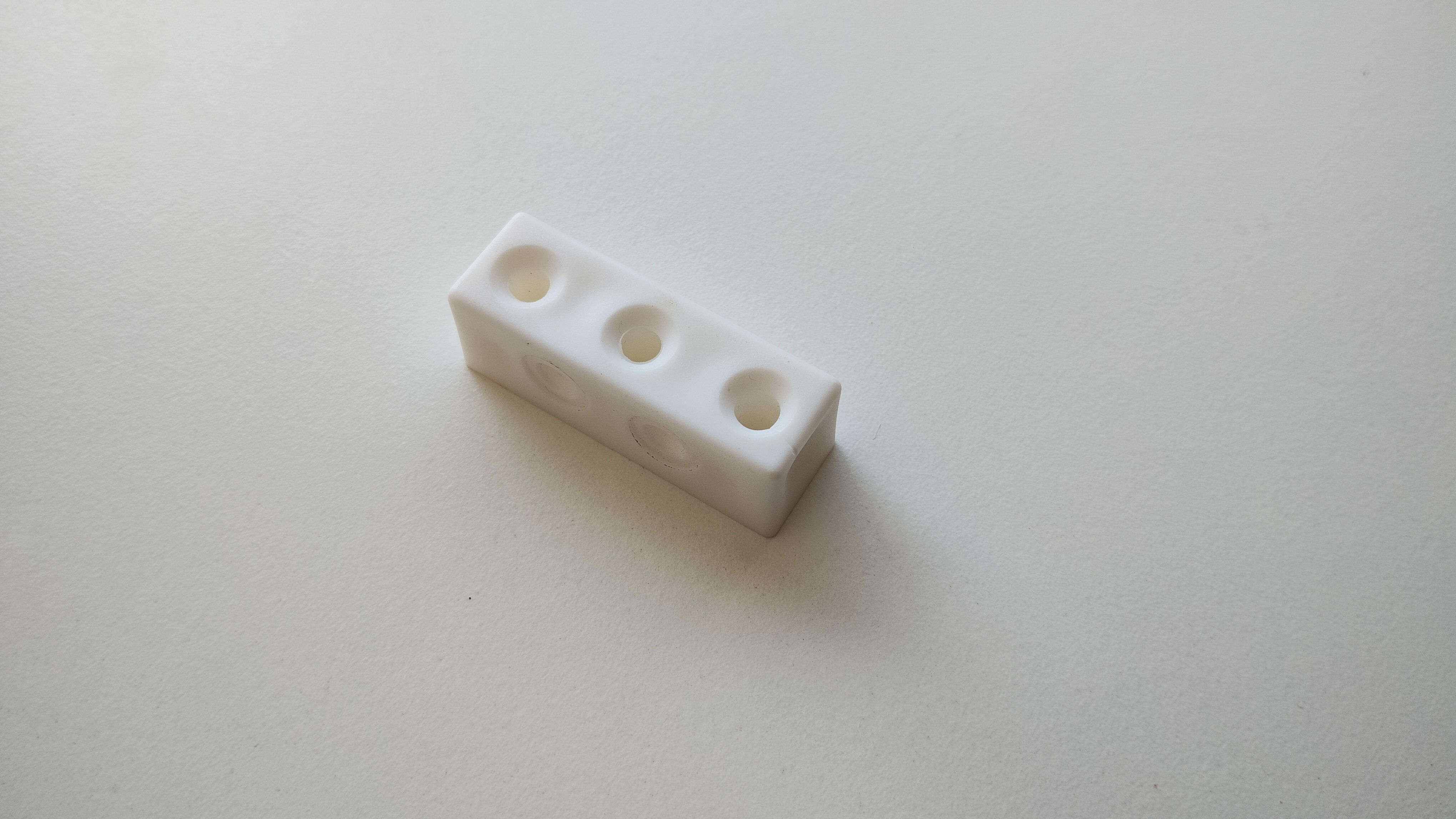 US070009　コーナーブロック（四角）白　１０個入り