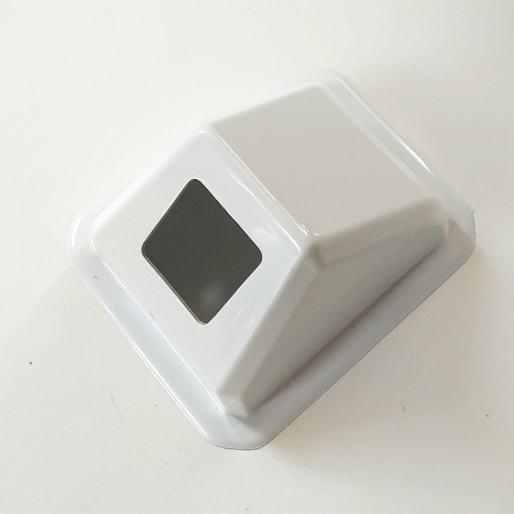 US040001　バックカメラカバー