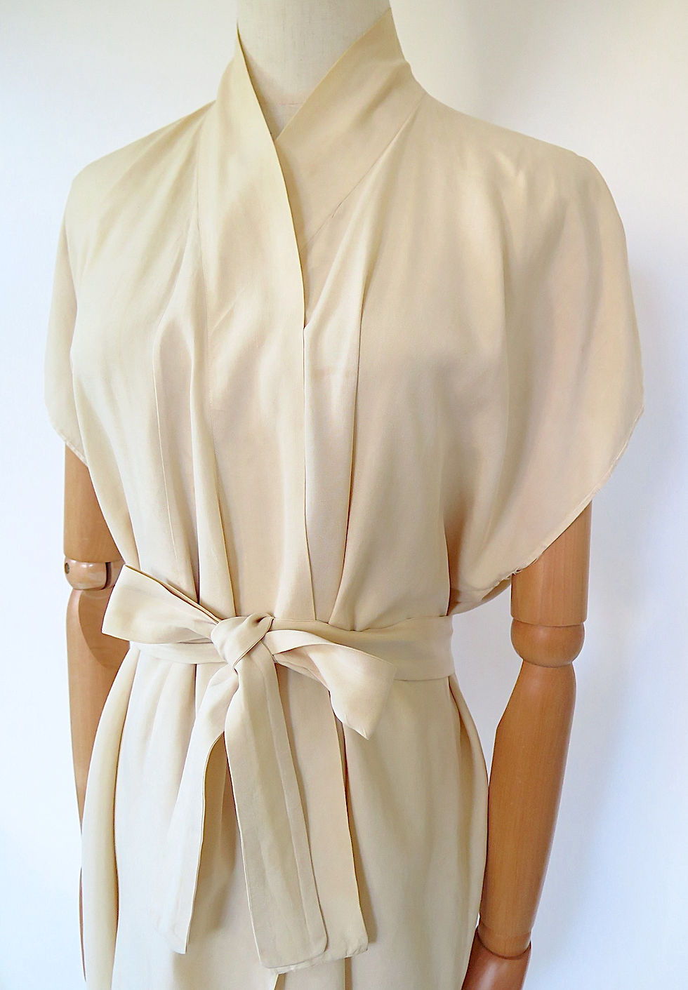 Thumbnail: Vintage 1920s Cream Dragon Hand Embroidered Robe