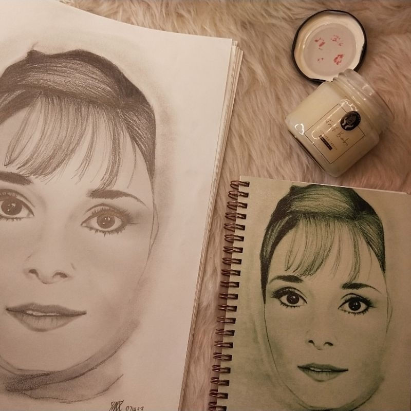 Thumbnail: Audrey Hepburn TN