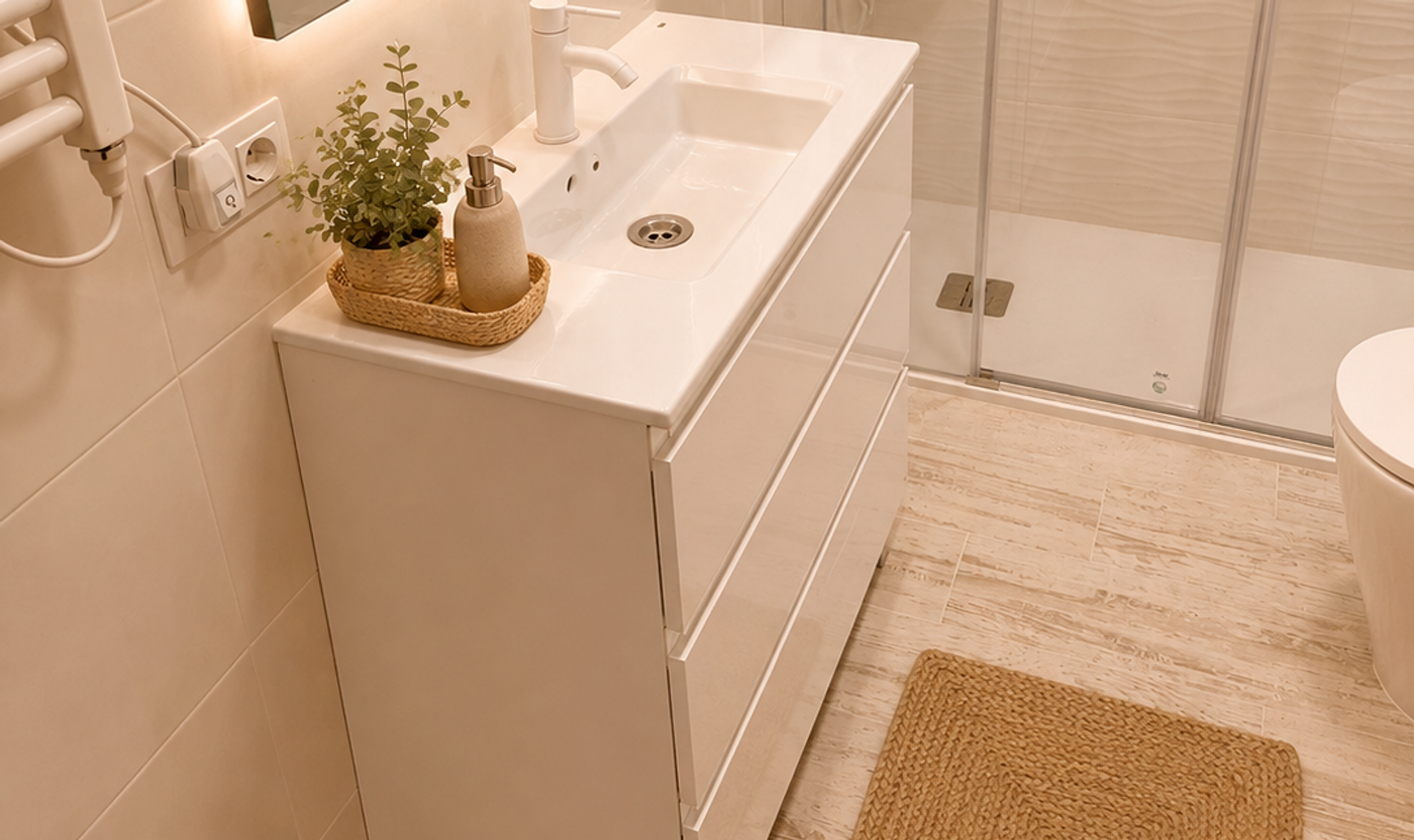 DAFNES — Reforma de baño en Apartamentos Sol d'Or