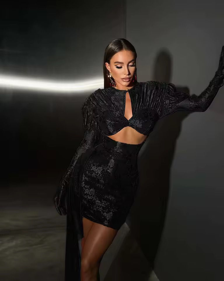 Miniatura: Lace Draped Gloved Mini Dress