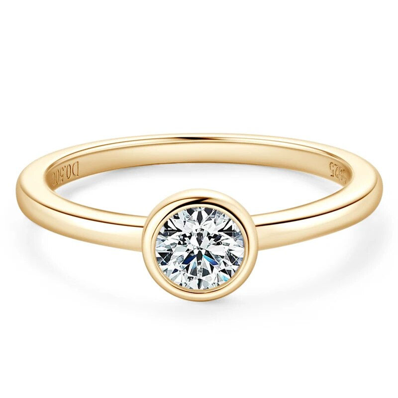Miniaturebillede: 5mm D Color Moissanite Solitaire Engagement Ring in 925 Silver
