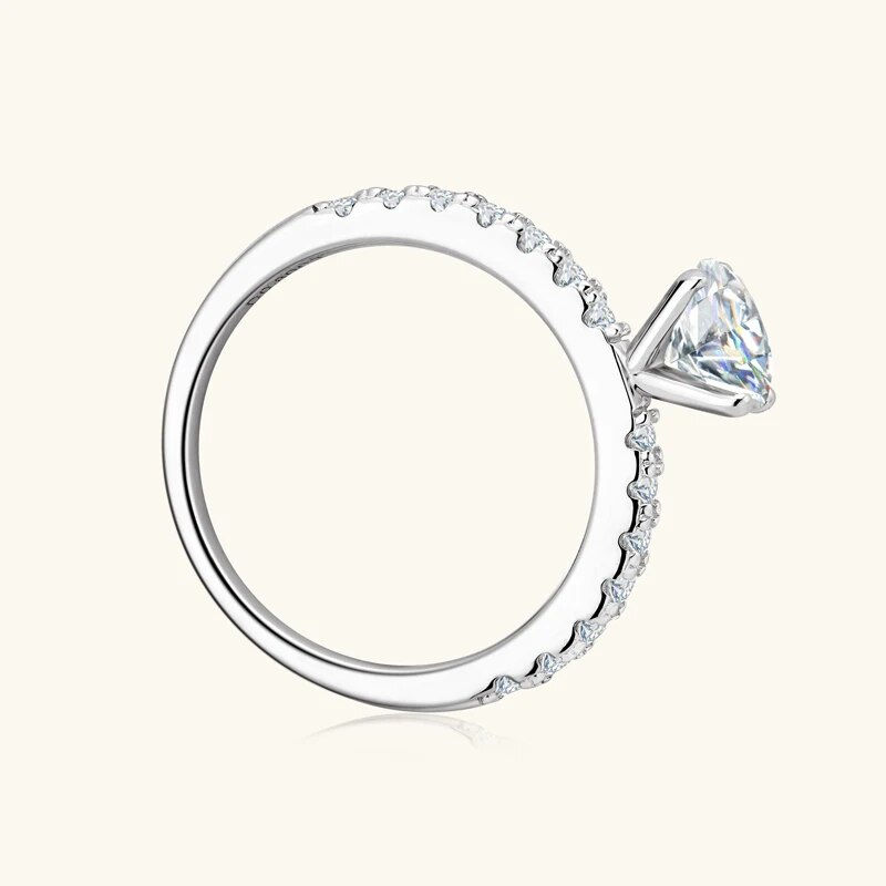 Miniaturbild: Moissanite Engagement Ring  (0.8carat) Round Cut Stone in 925 Sterling Silver