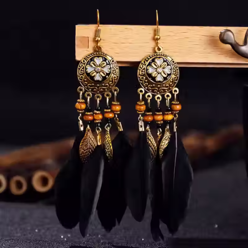 الصورة المصغرة: Boho Vintage Carved Leaf Tassel Earrings