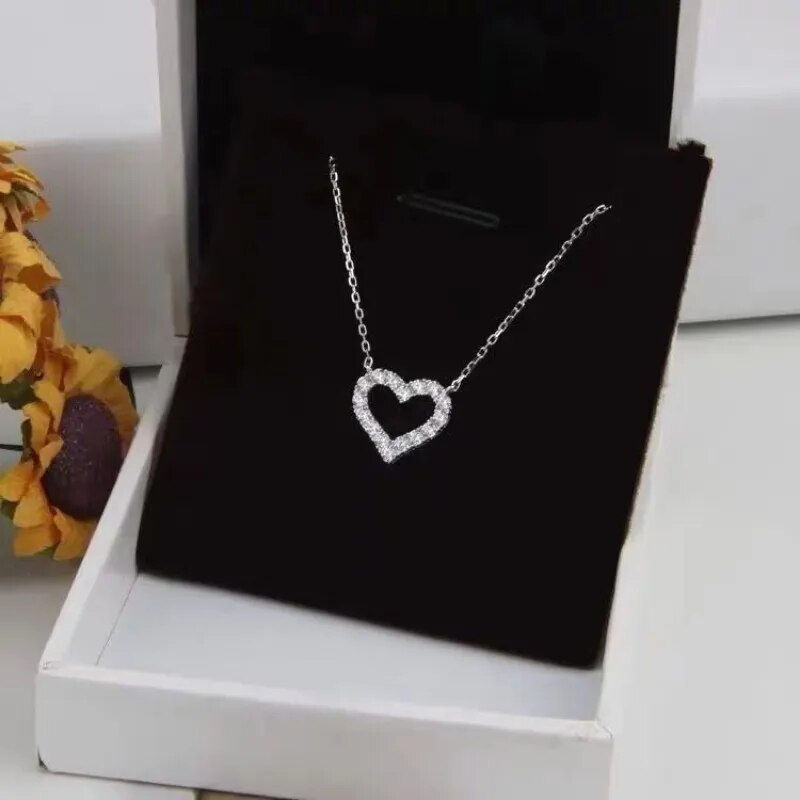 Miniaturebillede: Heart Shape Moissanite Diamond Pendant Sterling Silver 925 Necklace Jewellery