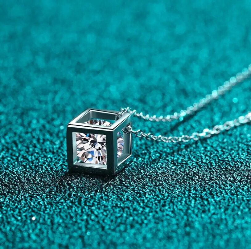 Miniaturbild: 925 Sterling Silver Moissanite Square Box Geometric Pendant Necklace Jewellery