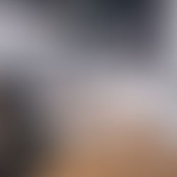 Service de nettoyage commercial professionnel par Nettoyage Mistral dans une clinique médicale avec désinfection complète des surfaces, planchers et équipements.