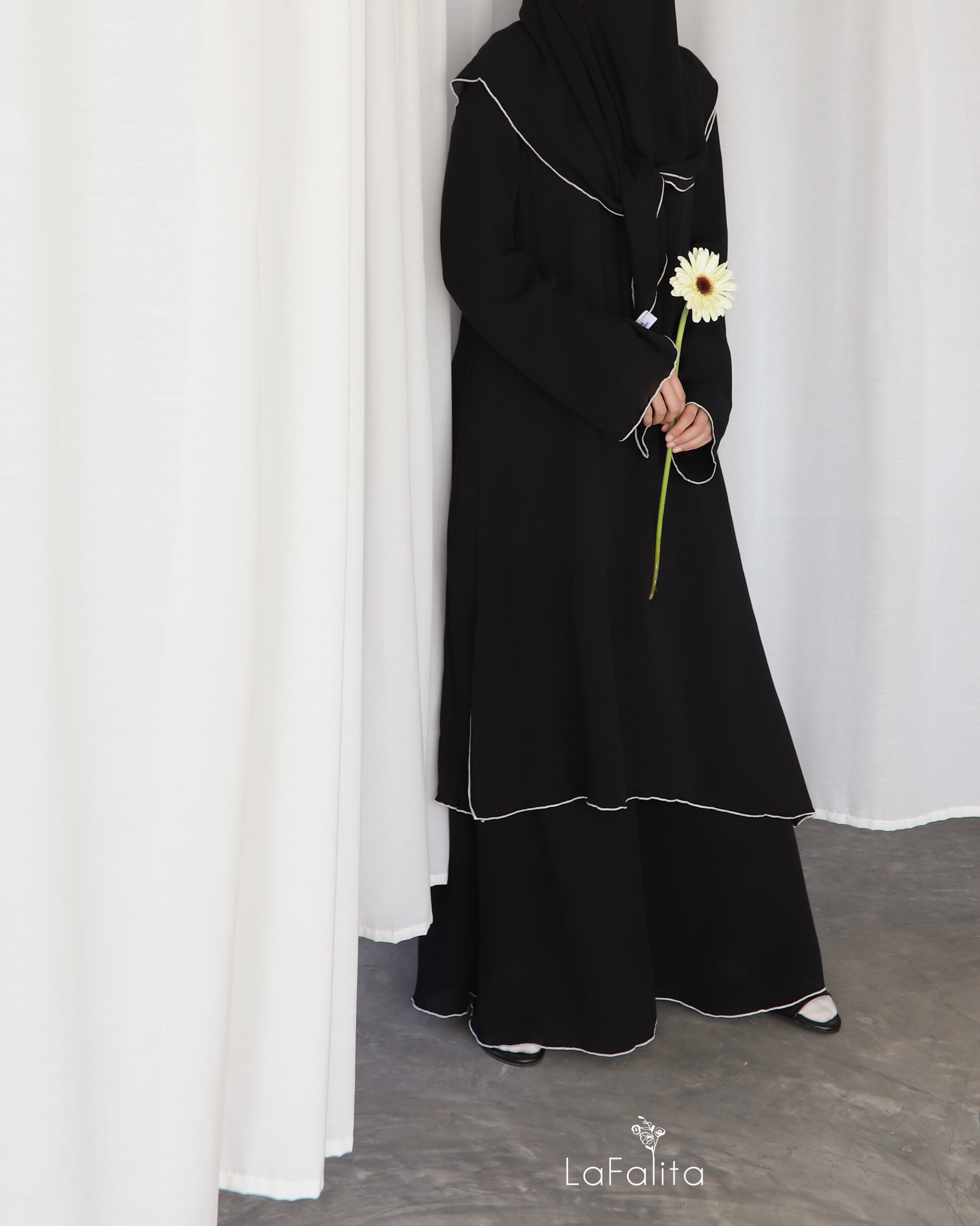 (PRE-ORDER) The Petal SKIRT - Black