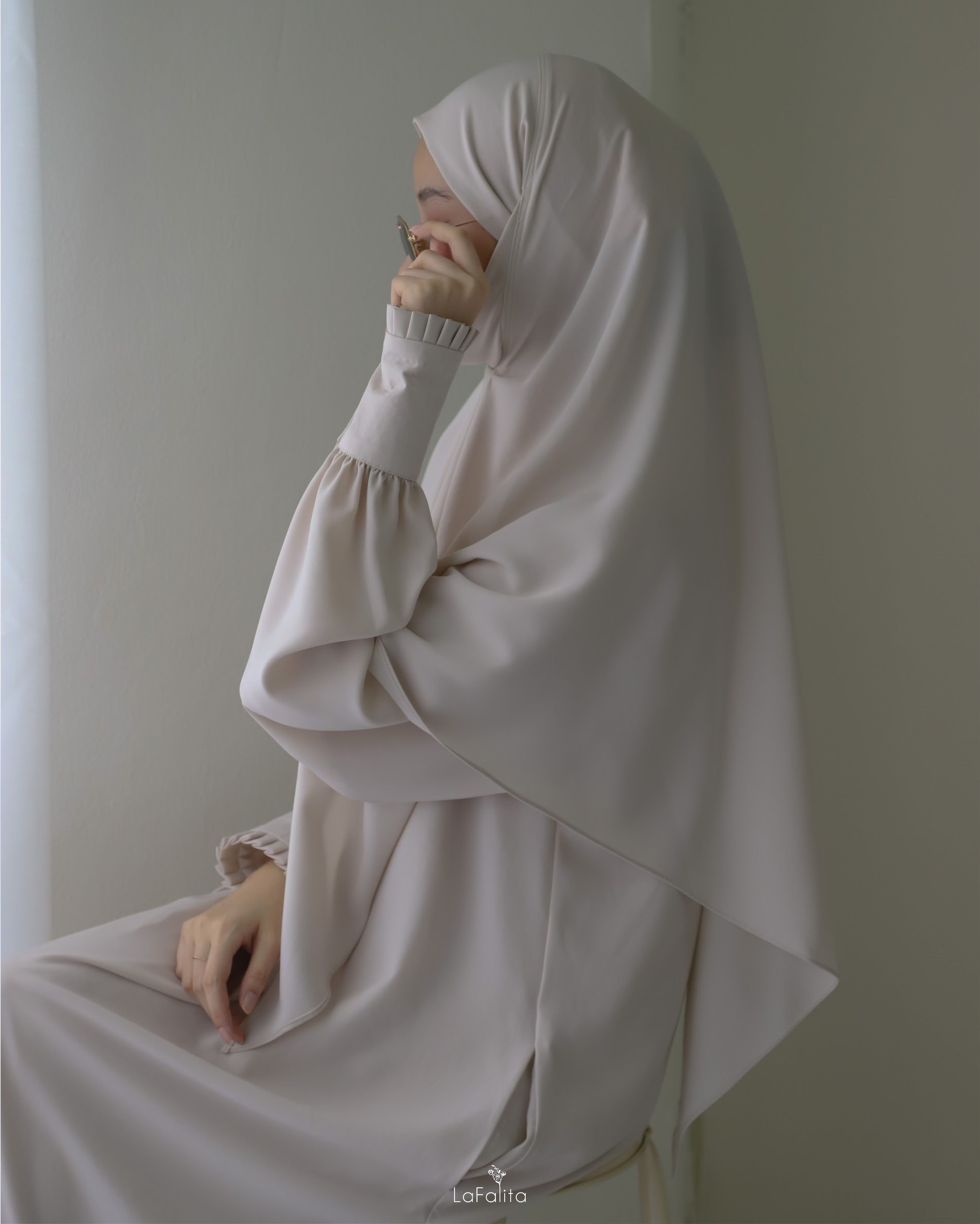 (PRE-ORDER) Madinah SQUARE HIJAB - Cream