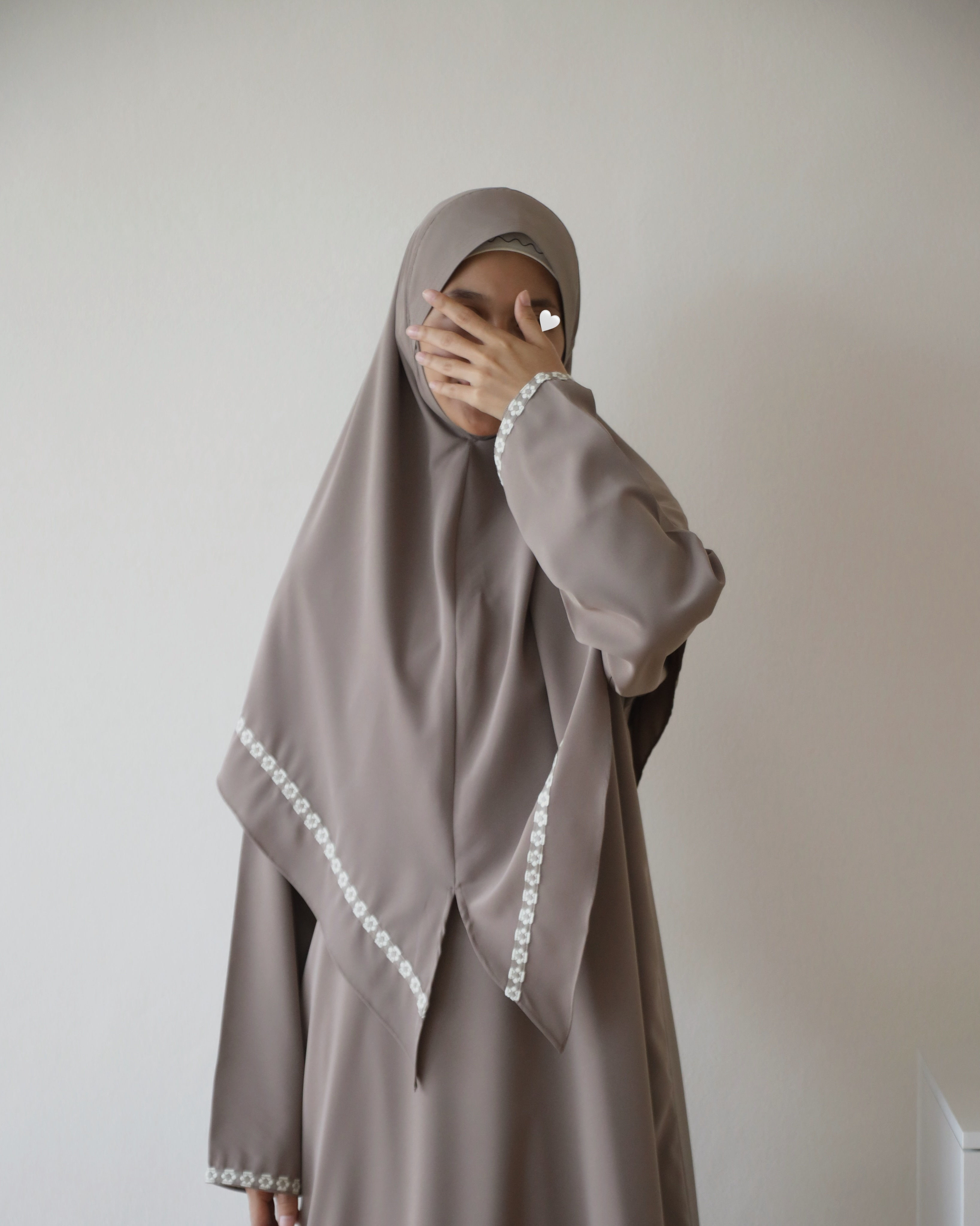 (PRE-ORDER) Be Blossom Instant SQUARE HIJAB - Brown