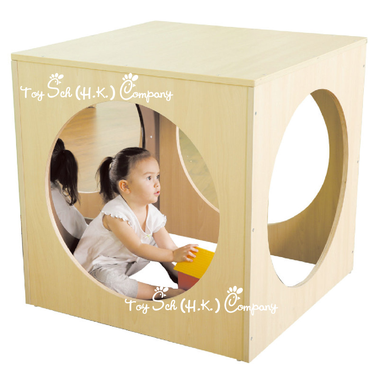 Cube Mirror Play Space