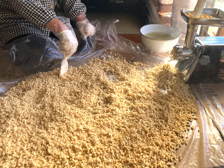 暮らしの変化に伴い減りつつある、“生きた”味噌づくりを繋ぐ