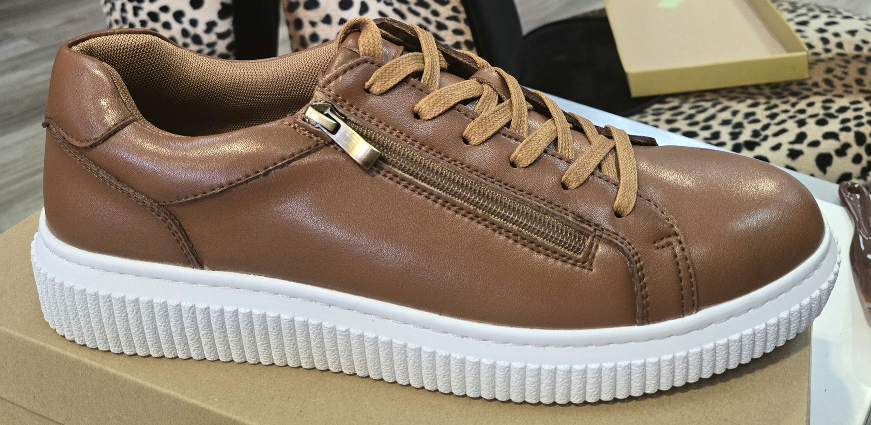 Steve Madden Niziam Tan size 13