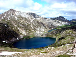 LAGO_CALABAZOSA_Y_CERVERIZ_EN_SOMIEDO ASTURIAS.jpg