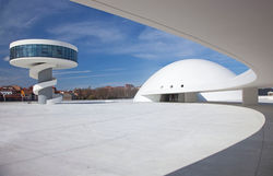 Niemeyer-2-a.jpg