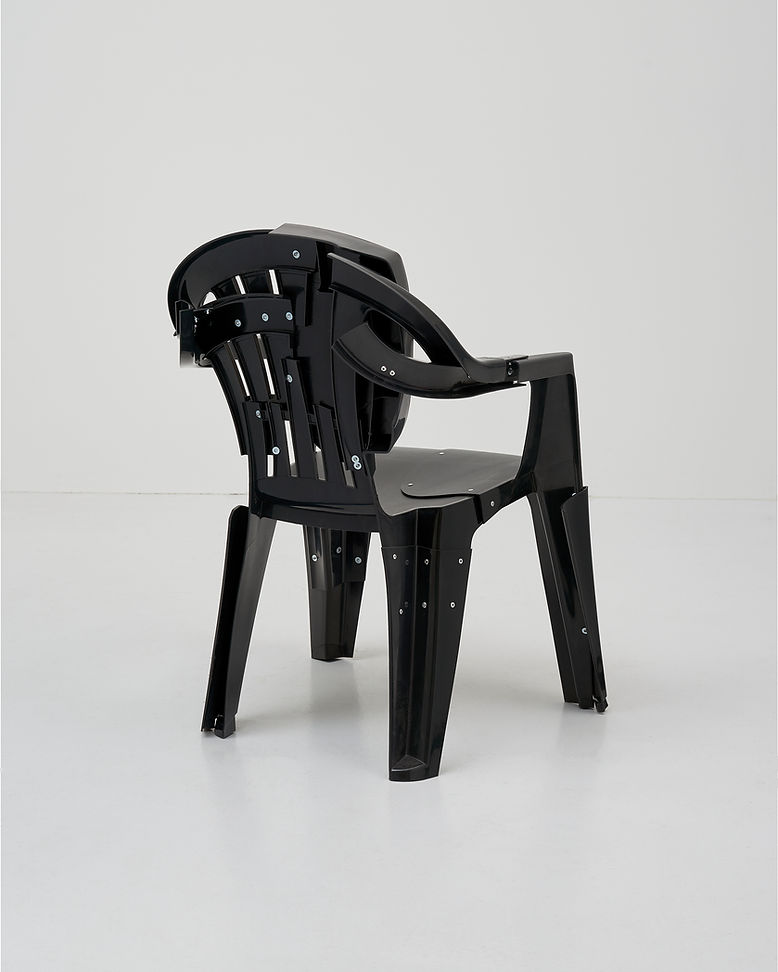 221102 - Pierre castignola - black tower lamp - black chair18714-insta_optimised.jpg