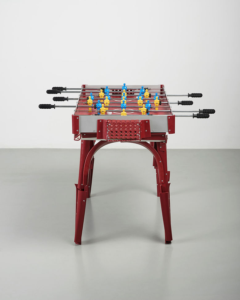 270226 - unwanted guest floor lamps and foosball8863-3200px-72dpi.jpg