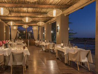 Onguma The Fort Inside/Outside Dining