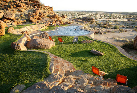 Canyon Lodge Pool and views