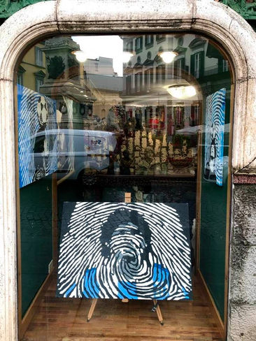 Ritratto di Maradona in mostra: impronte digitali, arte unica