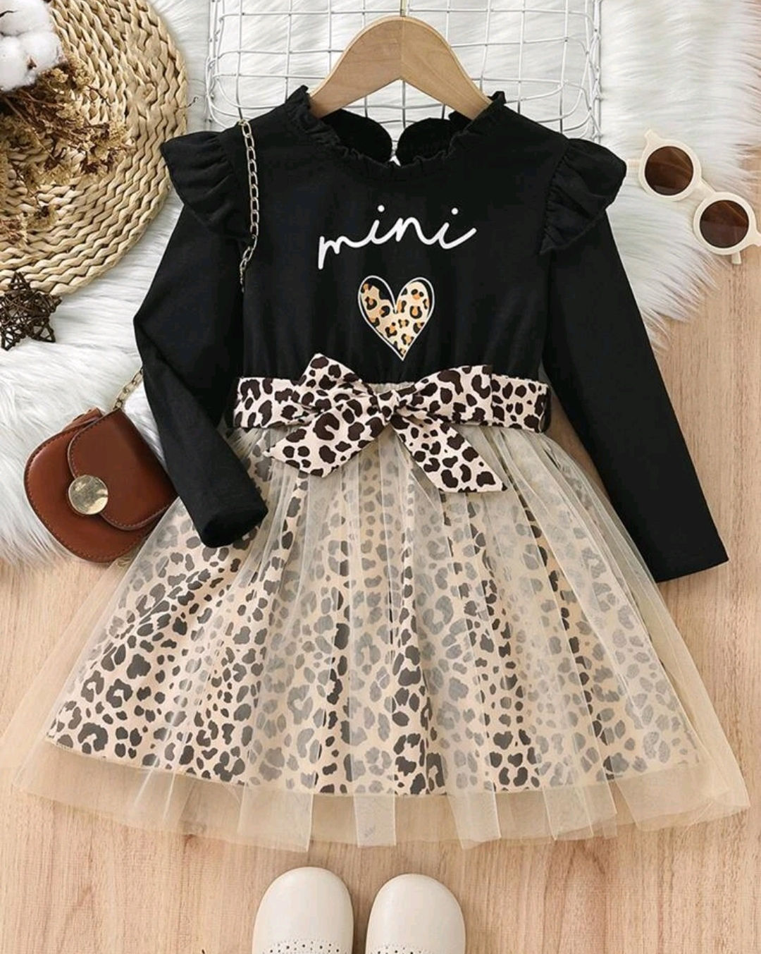 Long sleeved, mesh belted dress 