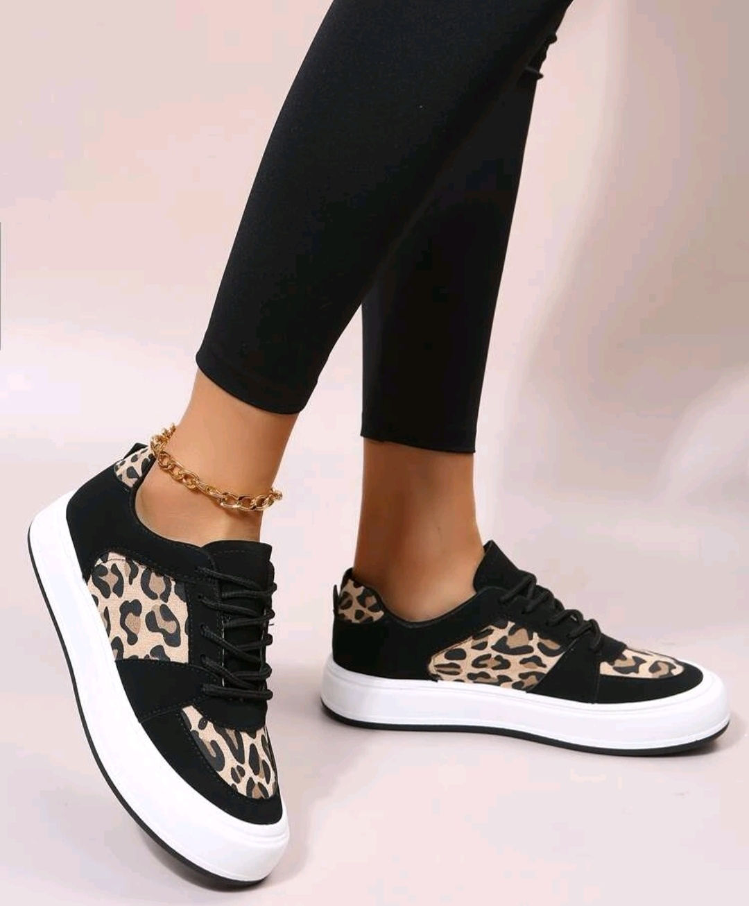 Lace up sneakers 