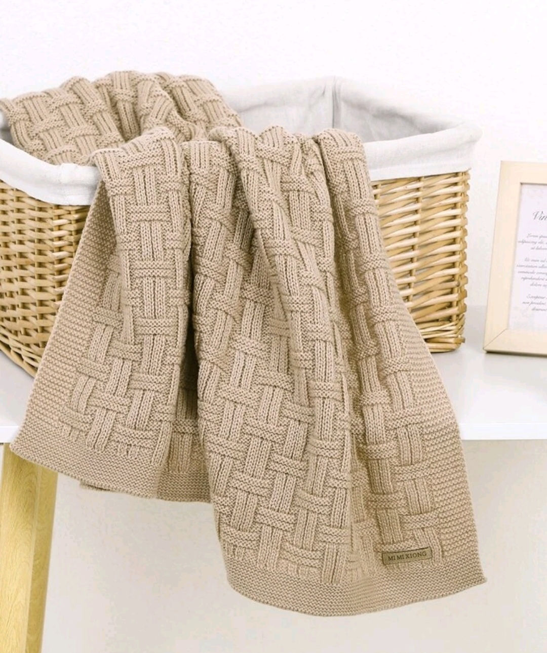 Swaddling blanket 