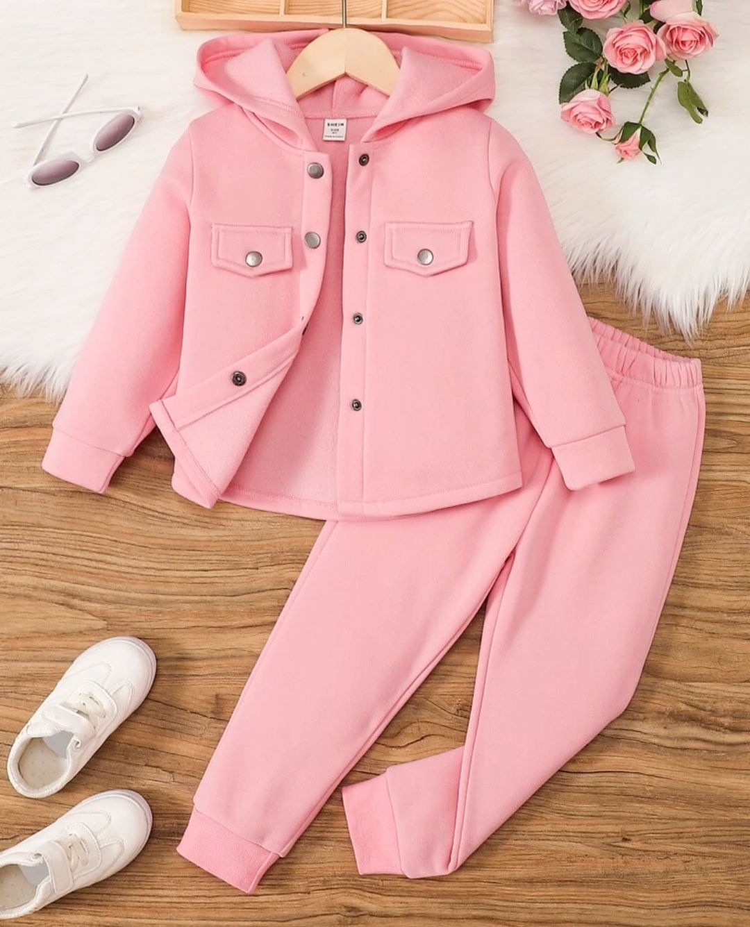 Hooded jacket and sweatpants 