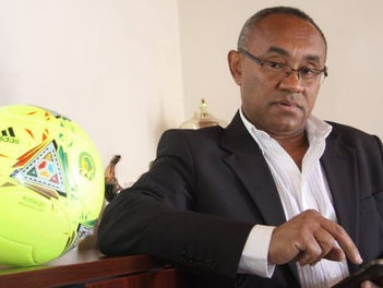 الكاف يتخذ قرارًا قويًا بخصوص نهائي أبطال إفريقيا وكأس الكونفيدرالية