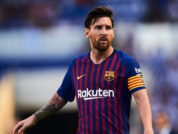 هذا اللاعب ينافس ميسى علي صدارة الأهداف الدولية