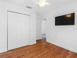 Guest room 1 towards hall