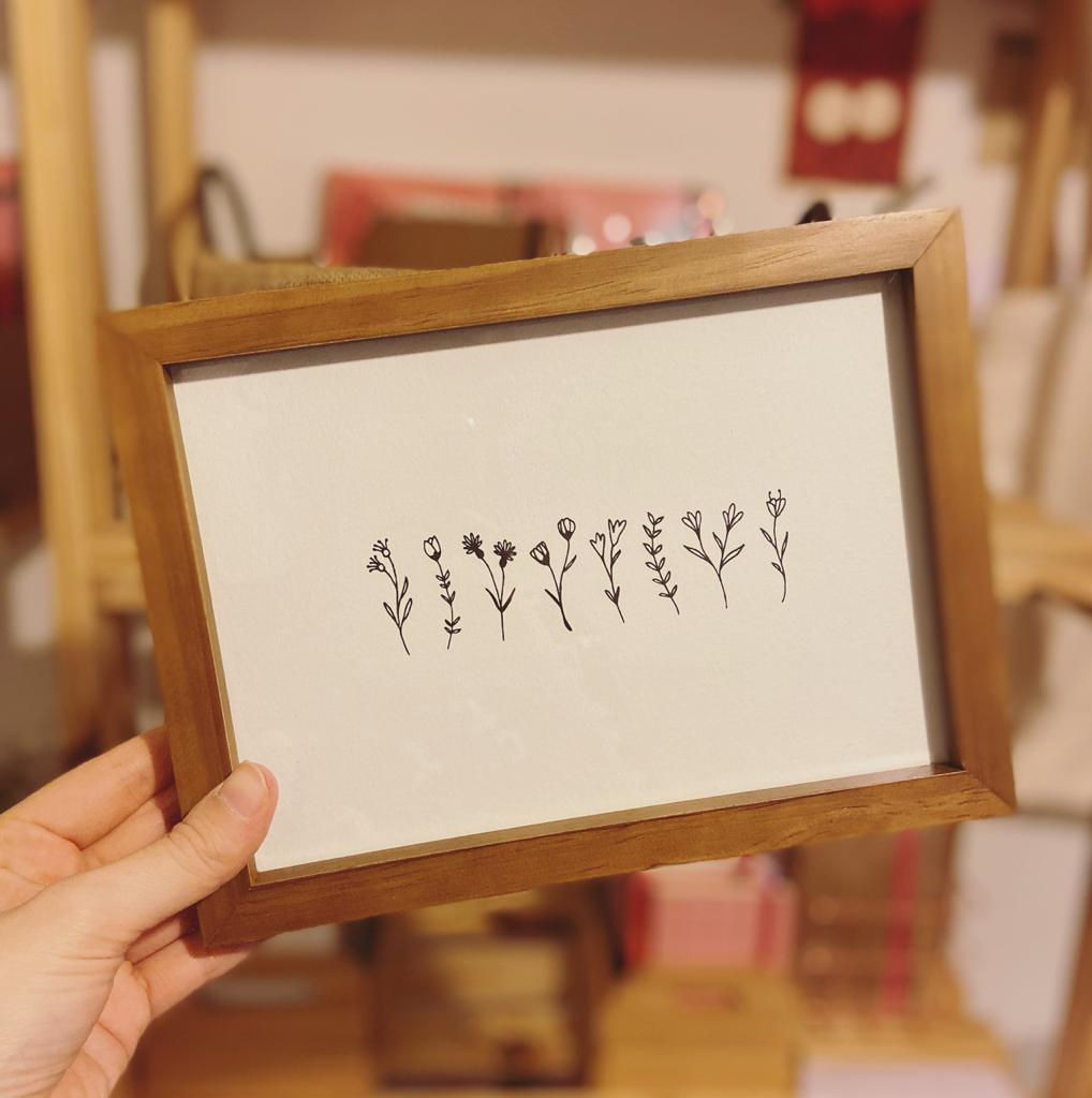 Quadrinho Florescer Moldura A5 Madeira Mel