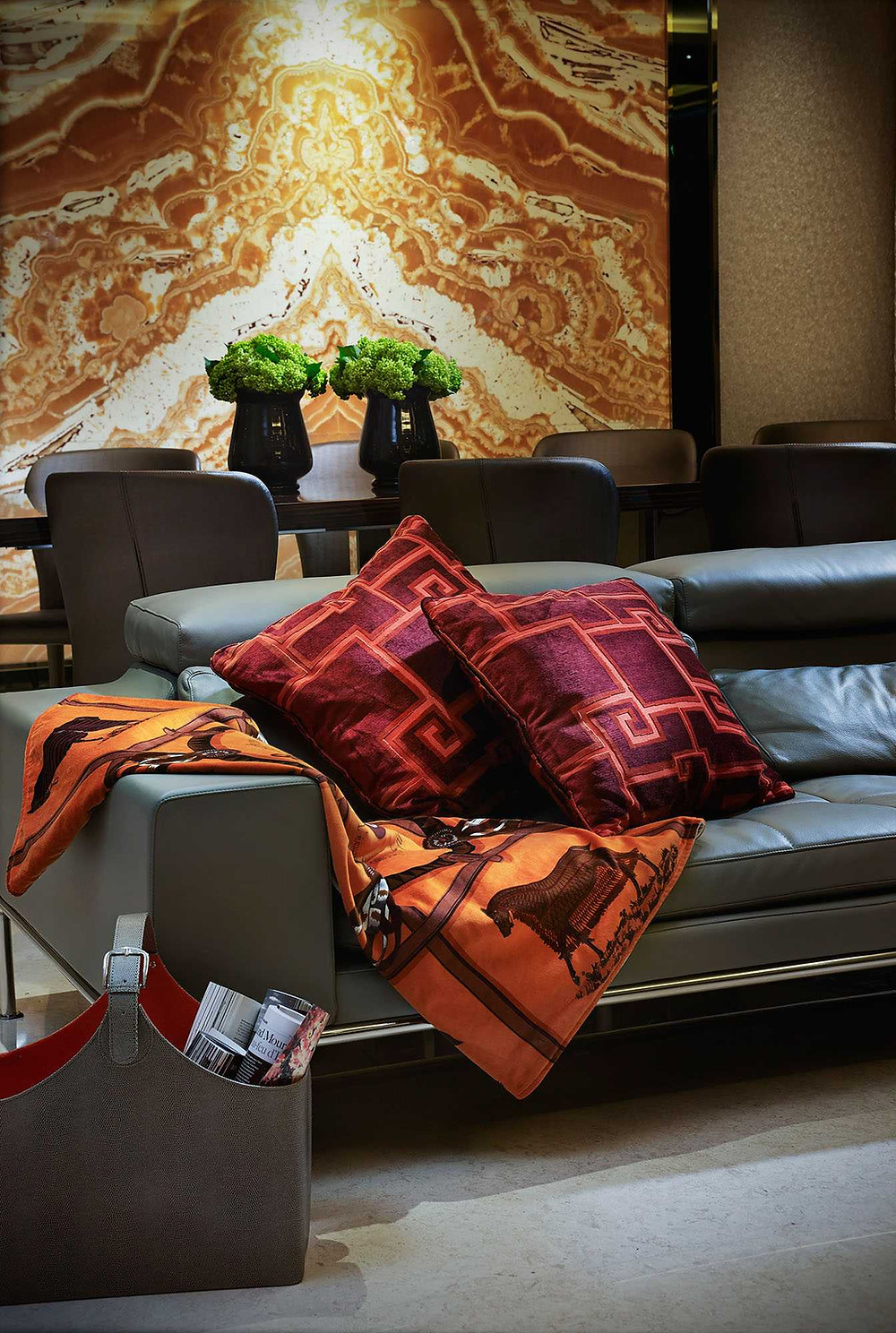 Hermes - Marble Accent Wall - Flowers - Interior Design Singapore - Best Interior Designer Singapore - Designworx Interior Consultant