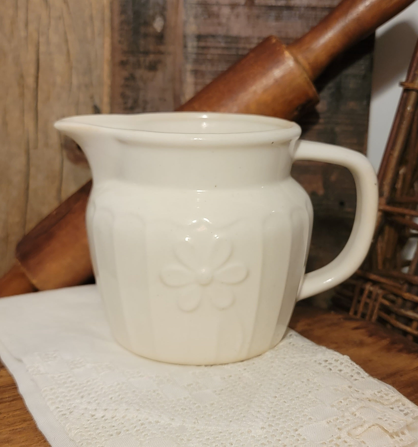 Sweet Vintage Ivory Creamer with Daisy