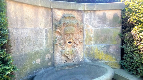 Detail výzdoby knížecí zahrady v Duchcově