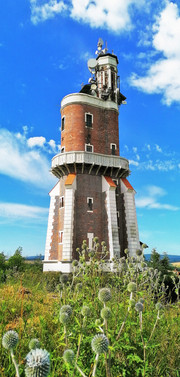 Schillerova rozhledna stojí nad městečkem Kryry