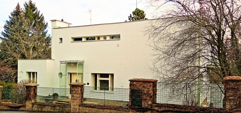 Ukázka původní funkcionalistické výstavby na Barrandově