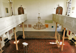 Pohled do vnitřních prostor bývalé synagogy v Hranicích