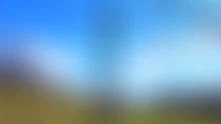 Toskánský sloup se sochou Ukřižování Krista v poutní aleji na Svatý Kopeček