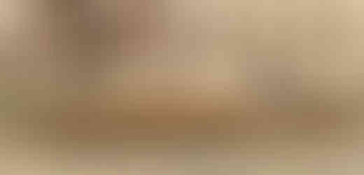 Místo sovětského tanku 23 dnes stojí na náměstí Kinských fontána Propadliště času