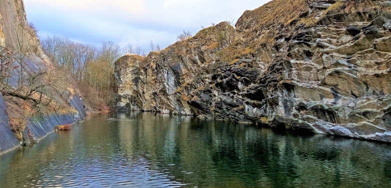 Filmaři si jezírko v Prokopském údolí oblíbili a mnohokrát využili při natáčení