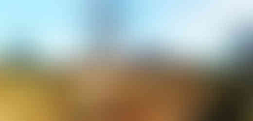 Vrch Milá při pohledu ze sluňákového pole na Písečném vrchu